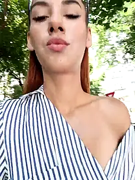 Snapshot of bebeluna001 chatting on June 28, 10:10 am bebeluna001 online show from June 28, 10:10 am