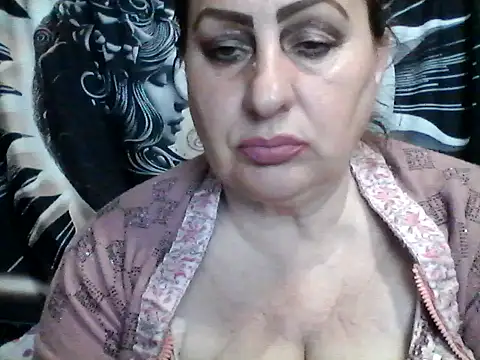 Snapshot of LoaqLovew chatting on April 26, 8:23 am LoaqLovew online show from April 26, 8:23 am