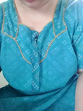 Snapshot of Call_Honey chatting on June 24, 6:34 am Call Honey online show from June 24, 6:34 am