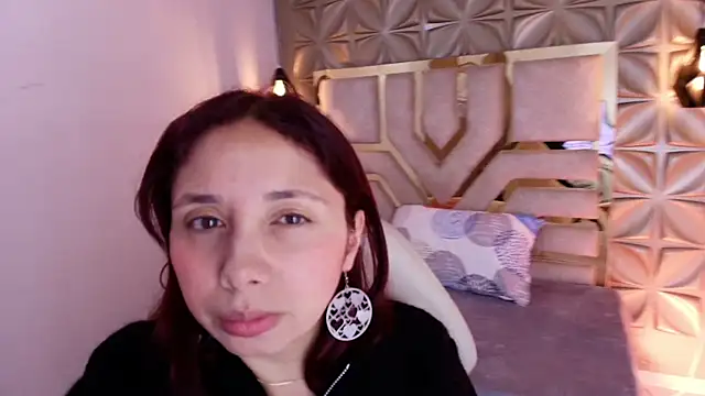 Snapshot of stephaniesun_ chatting on May 18, 1:06 pm stephaniesun online show from May 18, 1:06 pm