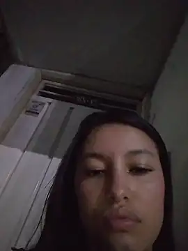 Snapshot of AMY_AND_ANDY chatting on May 5, 3:14 am AMY AND ANDY online show from May 5, 3:14 am