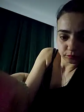 Snapshot of BrattyNyx chatting on April 29, 8:04 pm BrattyNyx online show from April 29, 8:04 pm