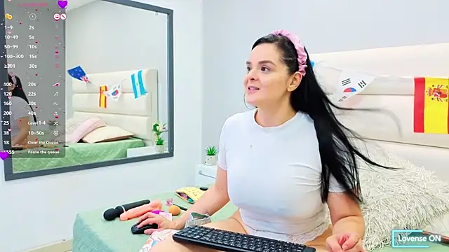 Isabellaa Reyes online show from June 22, 12:13 pm