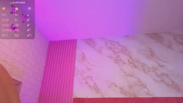 goldilockss15  online show from April 26, 12:03 pm