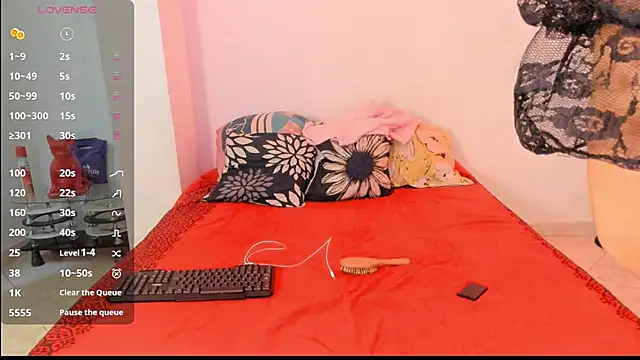 Snapshot of lolacute69_ chatting on July 17, 3:50 pm lolacute69 online show from July 17, 3:50 pm