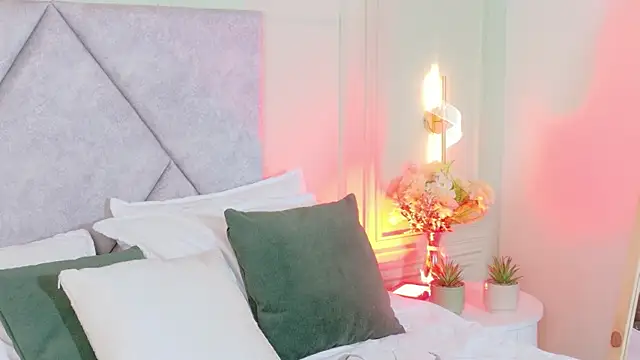 MaddisonEvanss online show from July 15, 8:47 pm