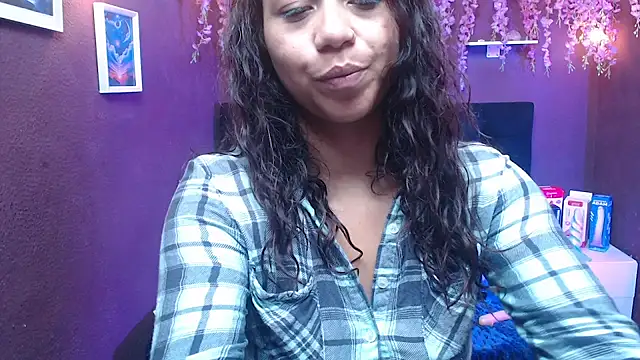 monik299 online show from April 27, 1:09 pm