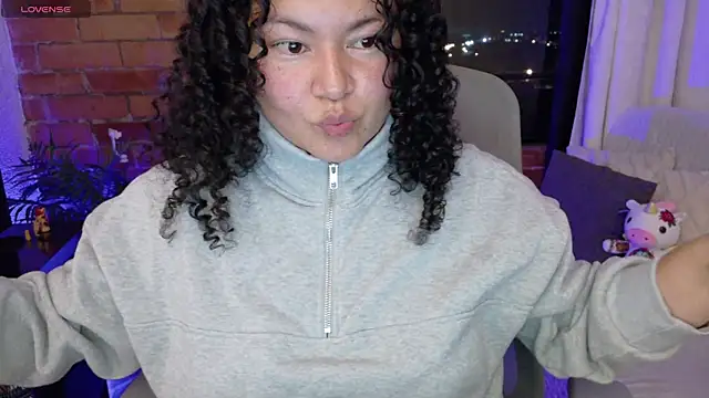 MissBronte online show from June 25, 1:49 am