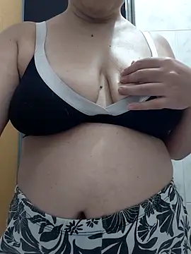 SweetyNaugthy online show from April 25, 5:32 am