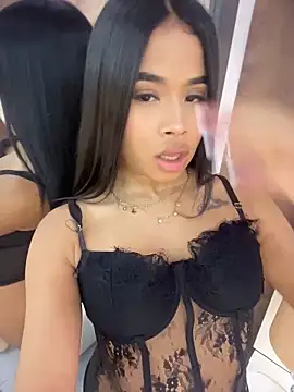 Snapshot of EmmaExoticaXXX chatting on May 13, 9:44 pm EmmaExoticaXXX online show from May 13, 9:44 pm