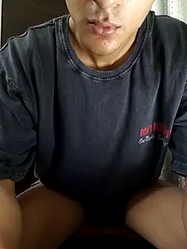 Snapshot of skinny_raj chatting on May 16, 8:07 pm skinny raj online show from May 16, 8:07 pm