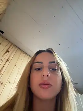Snapshot of micasex chatting on May 5, 9:12 pm micasex online show from May 5, 9:12 pm