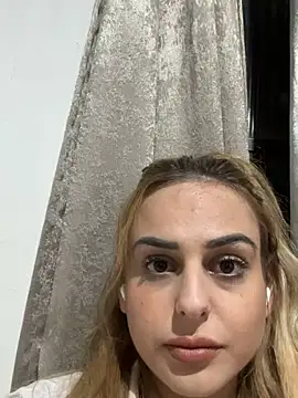 Snapshot of micasex chatting on June 3, 2:14 am micasex online show from June 3, 2:14 am