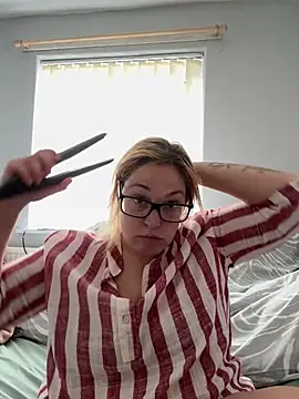 SecretRavenXO online show from May 20, 2:23 pm