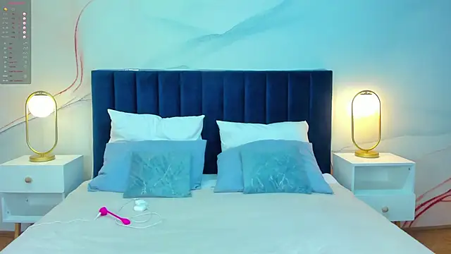 NicoleWells22 online show from May 22, 4:52 am
