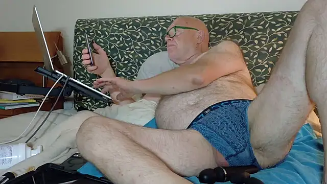 Snapshot of KinkCentral chatting on July 15, 10:26 pm KinkCentral online show from July 15, 10:26 pm