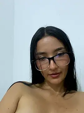 little Chloe19 online show from May 7, 2:28 am