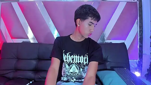 KevCokk online show from June 24, 7:02 pm