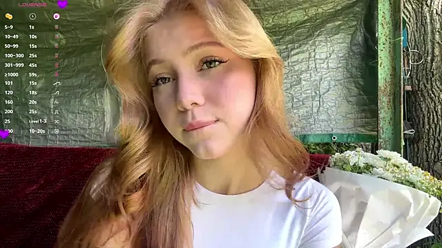 AlberthaBudd online show from June 18, 5:51 am