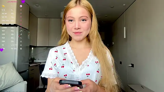 AlberthaBudd online show from July 17, 7:37 am