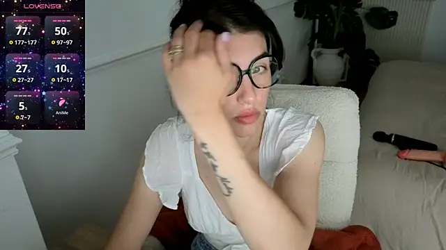 charlieangella online show from May 5, 6:43 am