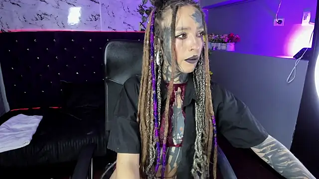 Snapshot of Lucy_Doll8 chatting on June 3, 8:58 pm Lucy Doll8 online show from June 3, 8:58 pm