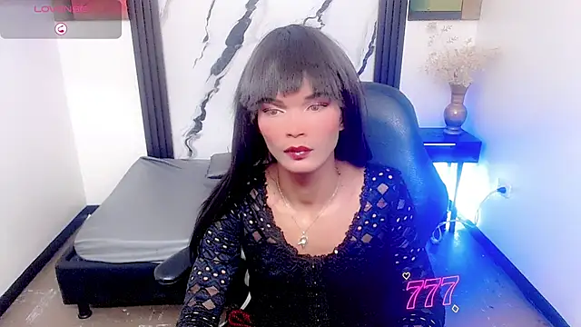 Snapshot of _emma_miller chatting on June 23, 11:30 am emma miller online show from June 23, 11:30 am