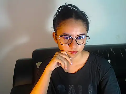 BellaLuxxs online show from May 30, 10:51 pm