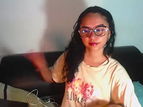 BellaLuxxs online show from July 10, 11:18 pm