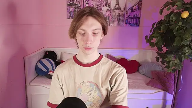 Daniel Schmidt online show from April 25, 5:54 am