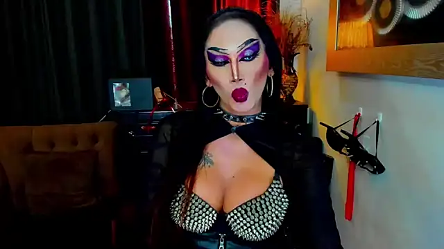 Snapshot of lubottarah chatting on May 5, 7:27 am lubottarah online show from May 5, 7:27 am