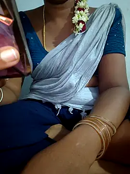 Snapshot of Tamil_Hot_HoneyBee chatting on June 18, 6:35 am Tamil Hot HoneyBee online show from June 18, 6:35 am