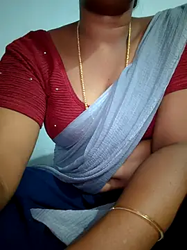 Snapshot of Tamil_Hot_HoneyBee chatting on July 8, 5:06 pm Tamil Hot HoneyBee online show from July 8, 5:06 pm