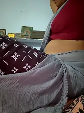 Snapshot of Tamil_Hot_HoneyBee chatting on July 15, 6:13 pm Tamil Hot HoneyBee online show from July 15, 6:13 pm