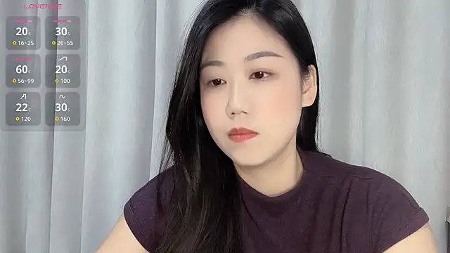 Snapshot of F-Yuwei chatting on April 29, 12:31 pm F-Yuwei online show from April 29, 12:31 pm
