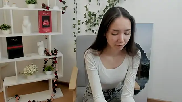 FlorineBuskey online show from April 26, 7:06 am