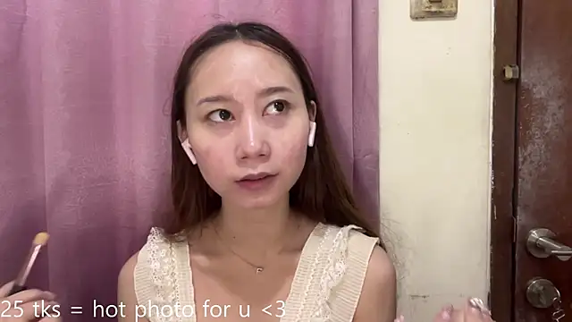 RuthWeinraub online show from May 13, 4:10 am