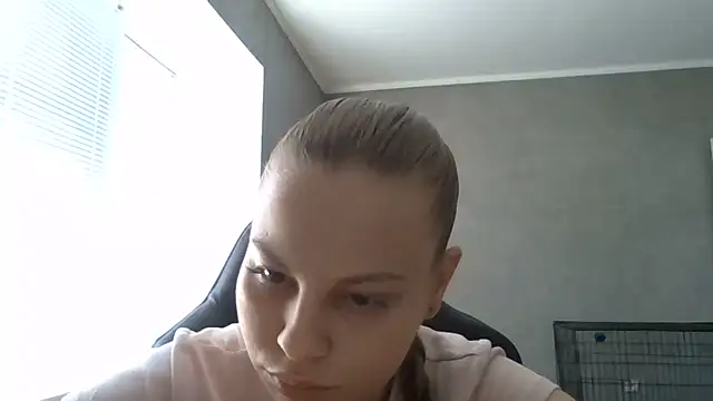 Snapshot of _Linsyy_ee_ chatting on June 12, 8:57 am Linsyy ee online show from June 12, 8:57 am