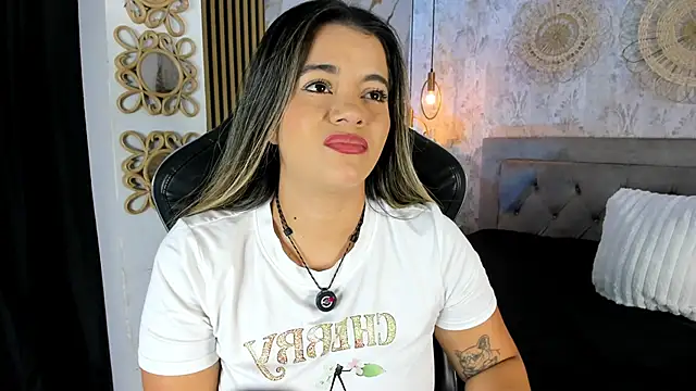 Snapshot of Leidy_2026 chatting on June 19, 1:04 pm Leidy 2026 online show from June 19, 1:04 pm