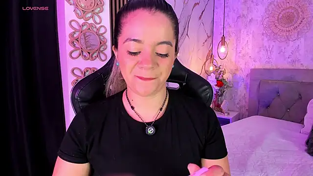 Snapshot of Leidy_2026 chatting on June 24, 1:10 pm Leidy 2026 online show from June 24, 1:10 pm