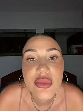 AylaSparkk online show from July 1, 8:41 pm
