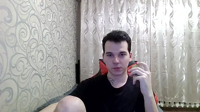 gwinbladee online show from April 26, 3:21 pm