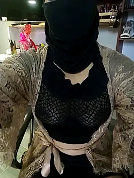 nadia  abaud online show from October 19, 11:05 pm