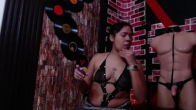 Snapshot of Dominatriz_Arlette chatting on June 11, 7:12 pm Dominatriz Arlette online show from June 11, 7:12 pm