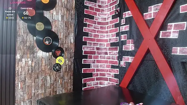 Snapshot of Dominatriz_Arlette chatting on June 17, 7:15 pm Dominatriz Arlette online show from June 17, 7:15 pm