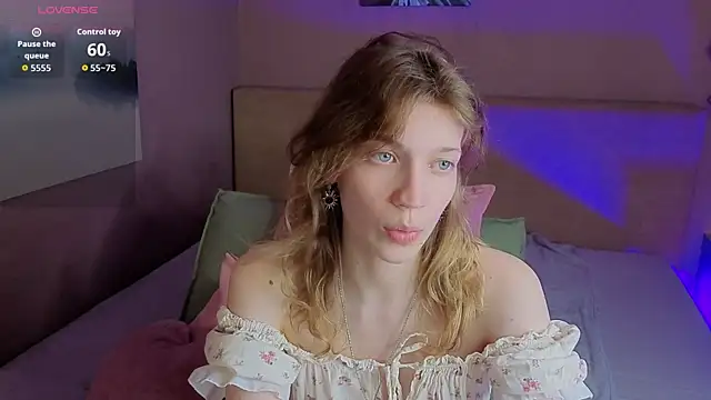 Emily Cartex online show from July 9, 6:17 am