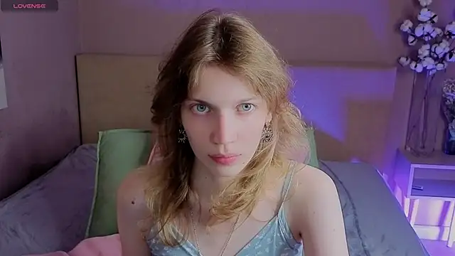 Emily Cartex online show from July 13, 5:43 am