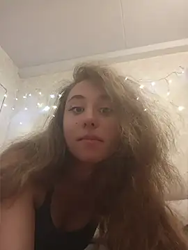 -NicoleSmith- online show from May 5, 6:16 pm