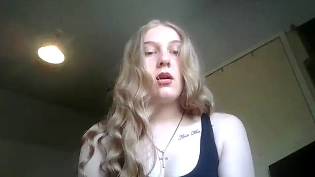 IvyRae-uk-x online show from May 2, 12:21 pm