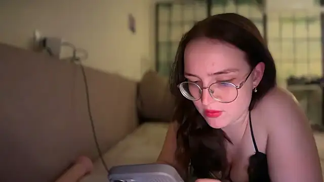 FoxyMiaa online show from April 30, 5:08 pm